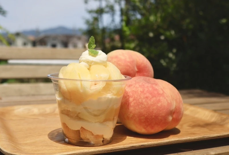 桃パフェ1